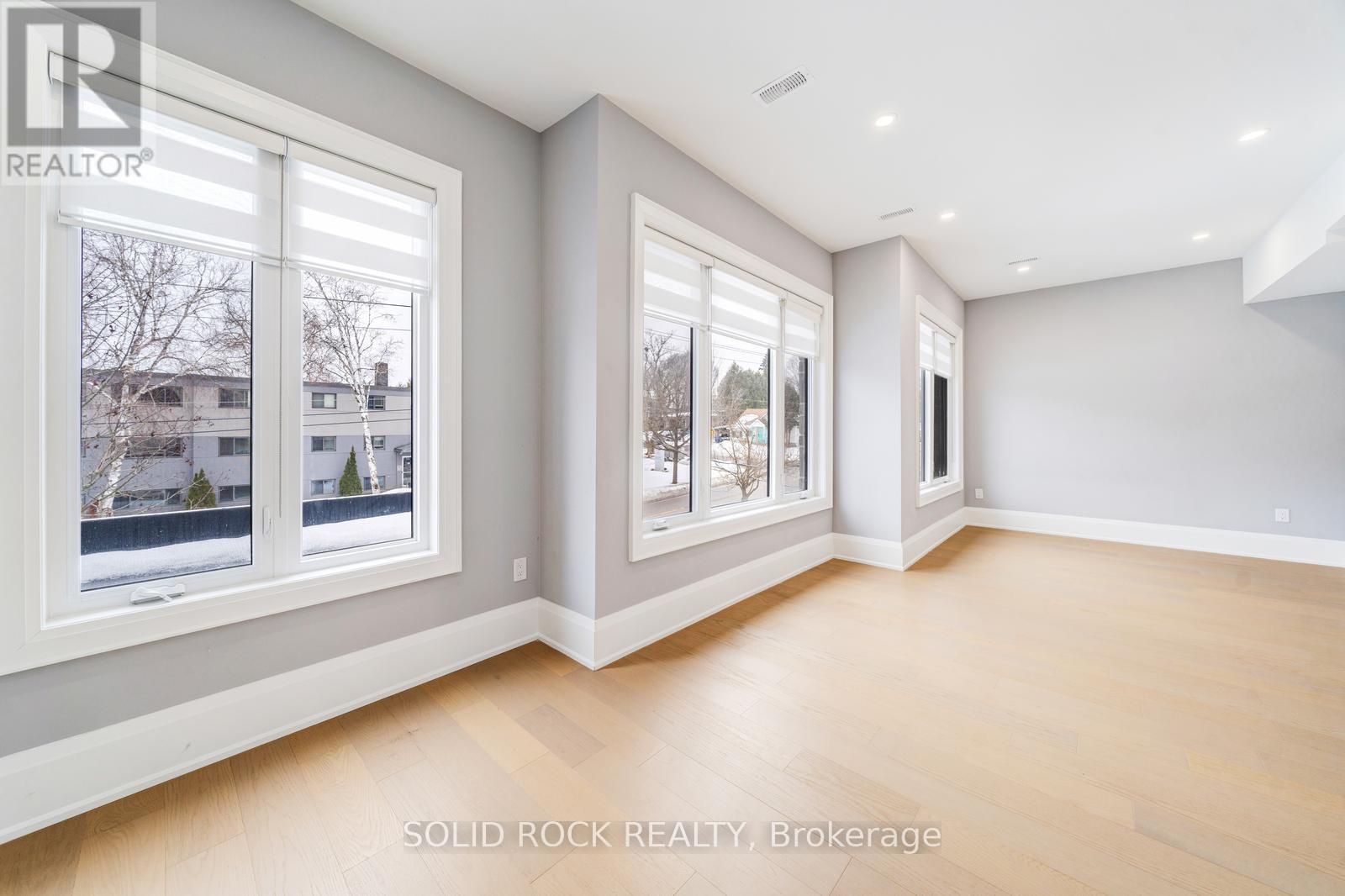 367 Penn Avenue, Newmarket, Ontario  L3Y 2S7 - Photo 38 - N12930552