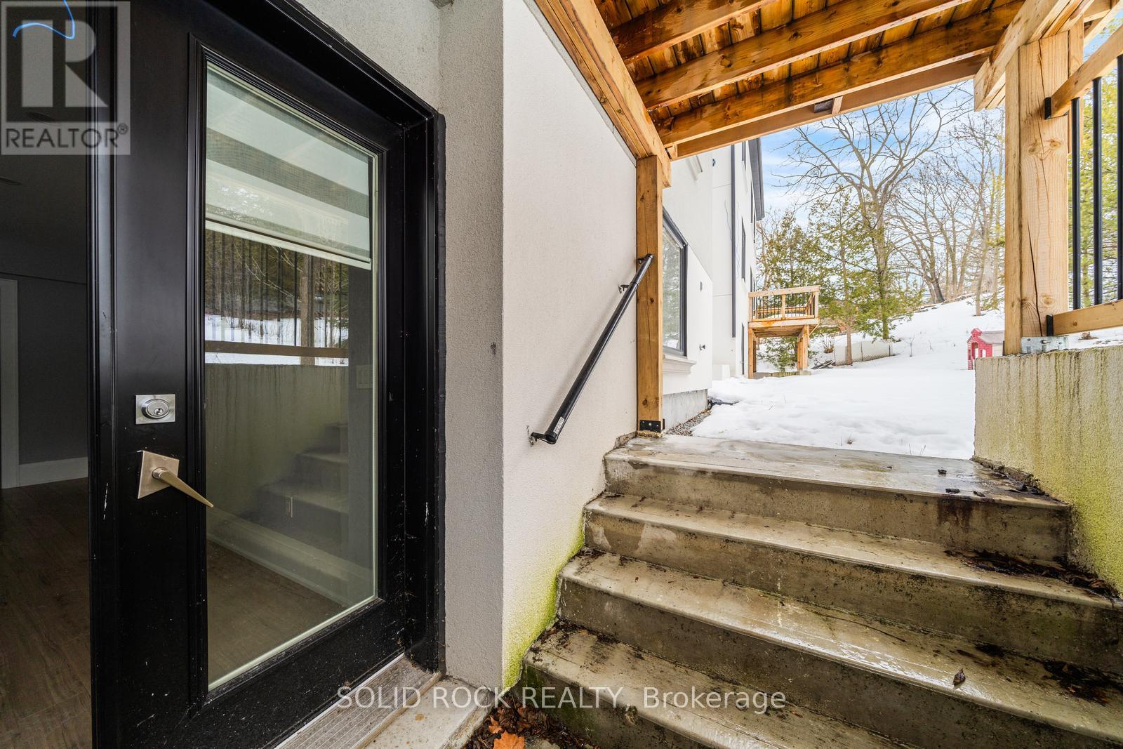 367 Penn Avenue, Newmarket, Ontario  L3Y 2S7 - Photo 49 - N12930552