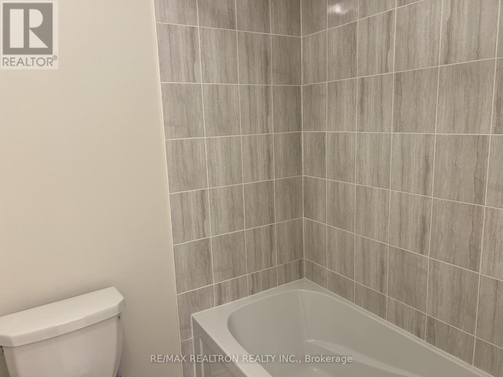 26 Mac Campbell Way, Bradford West Gwillimbury, Ontario  L3Z 4M7 - Photo 24 - N12930588