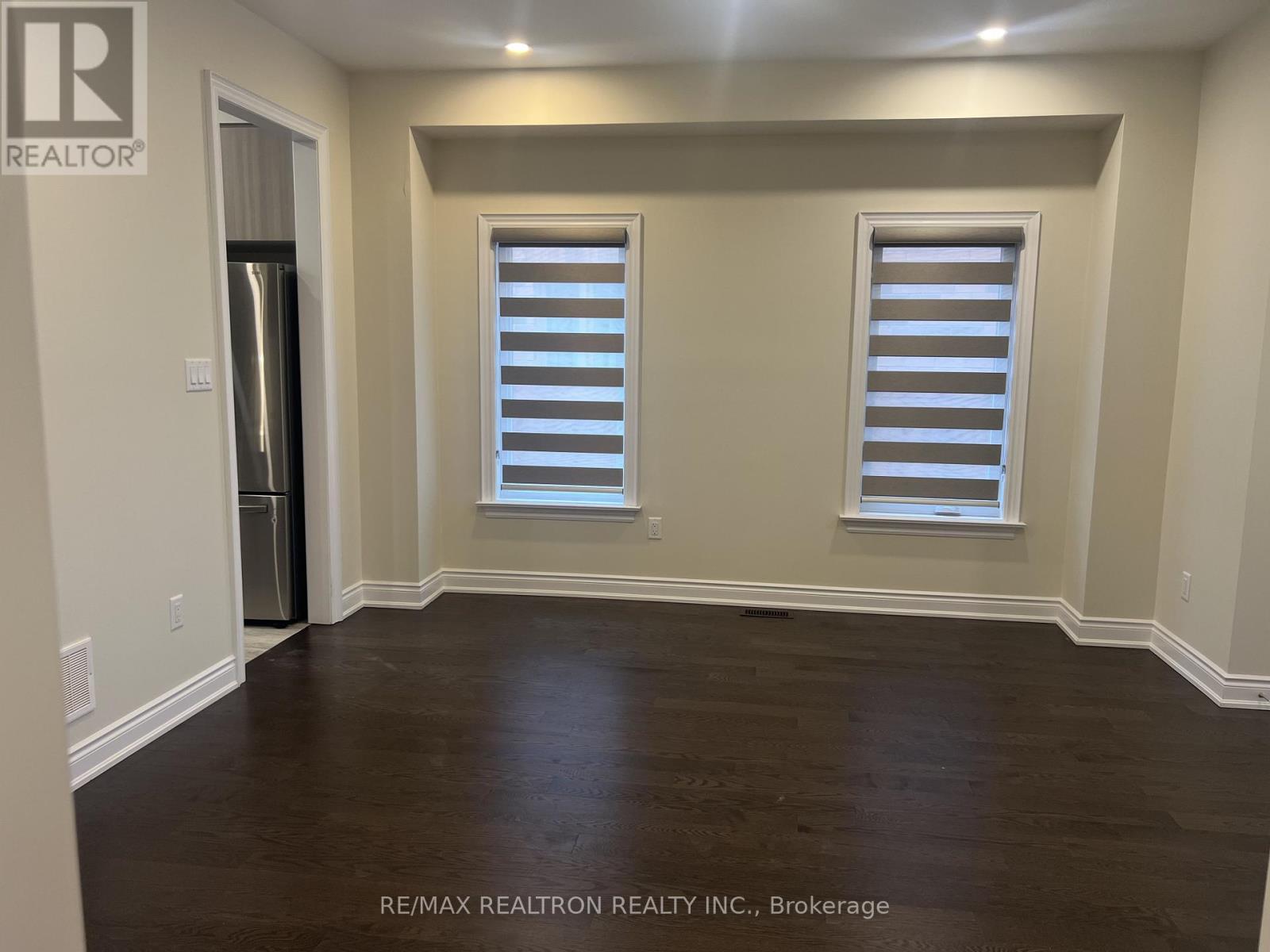 26 Mac Campbell Way, Bradford West Gwillimbury, Ontario  L3Z 4M7 - Photo 4 - N12930588