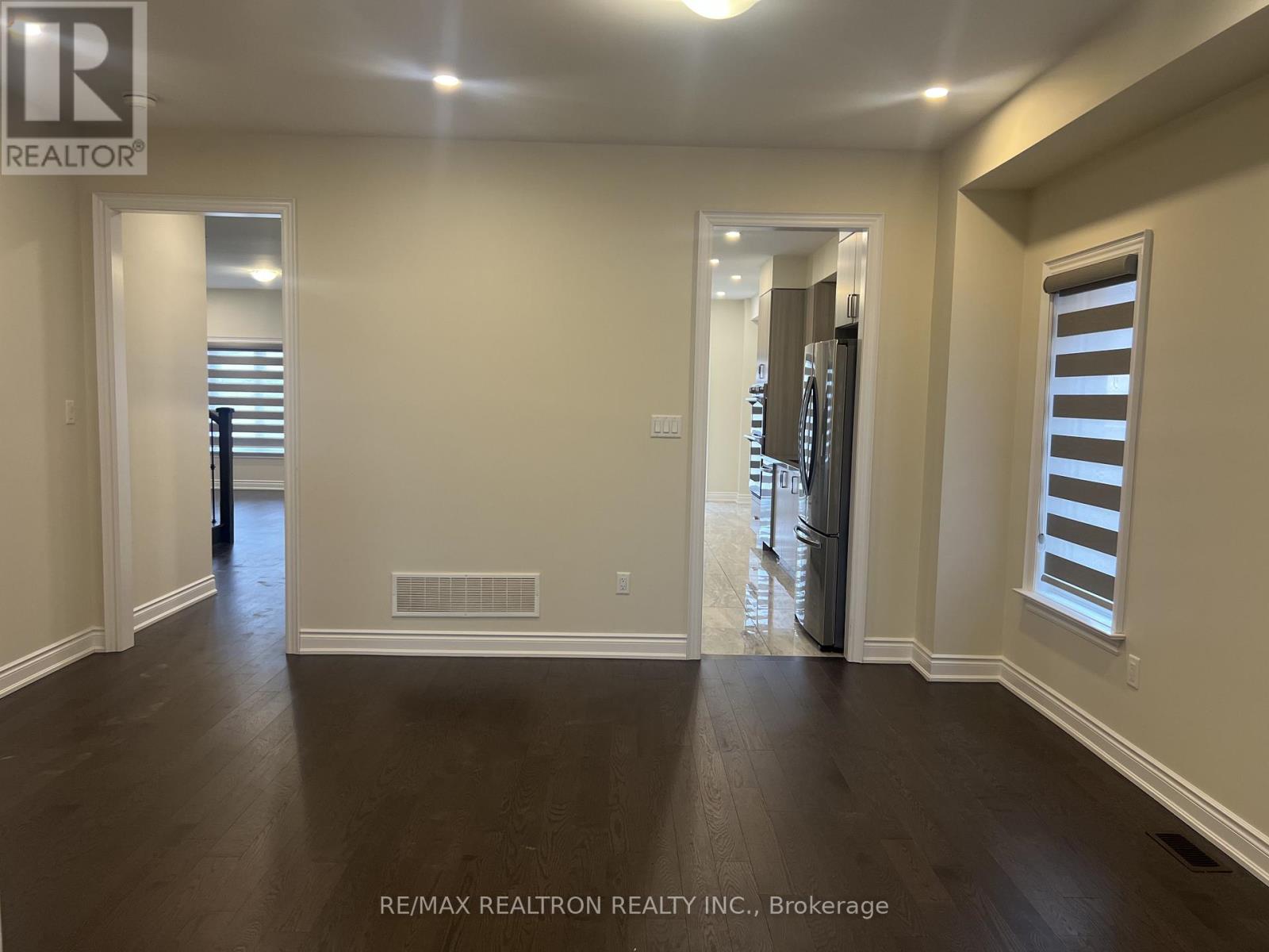 26 Mac Campbell Way, Bradford West Gwillimbury, Ontario  L3Z 4M7 - Photo 5 - N12930588