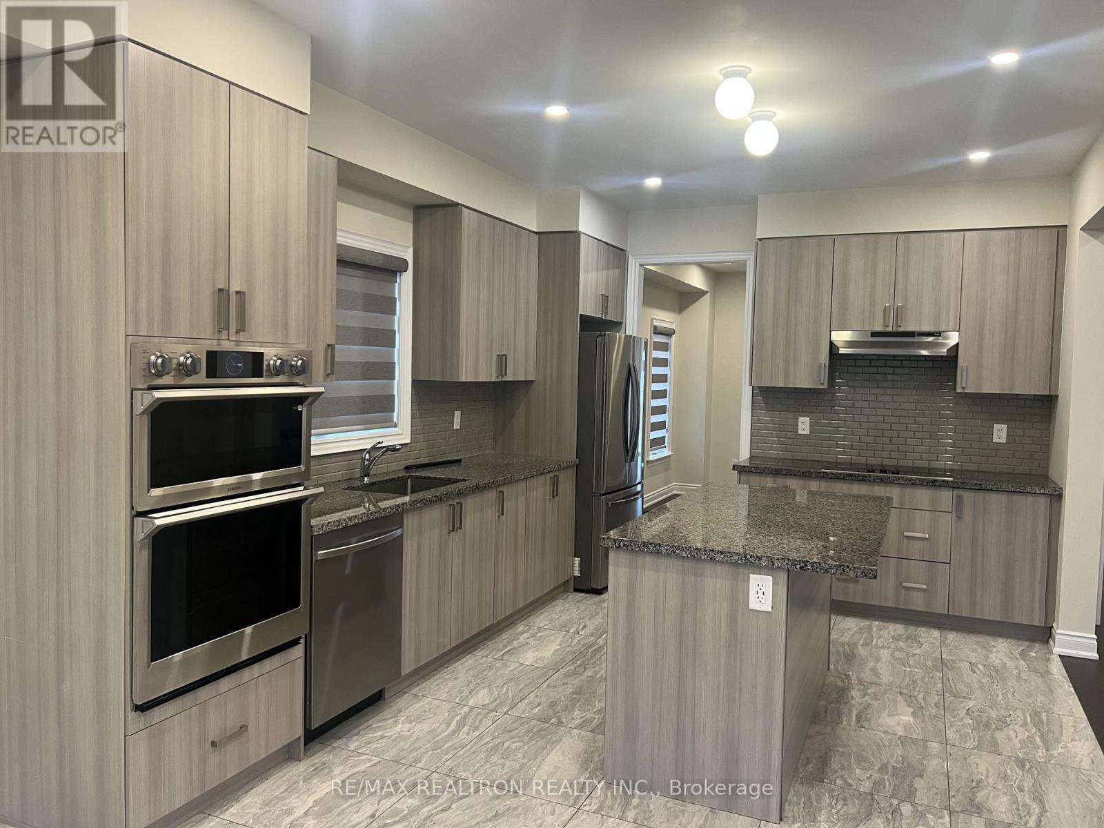 26 Mac Campbell Way, Bradford West Gwillimbury, Ontario  L3Z 4M7 - Photo 6 - N12930588