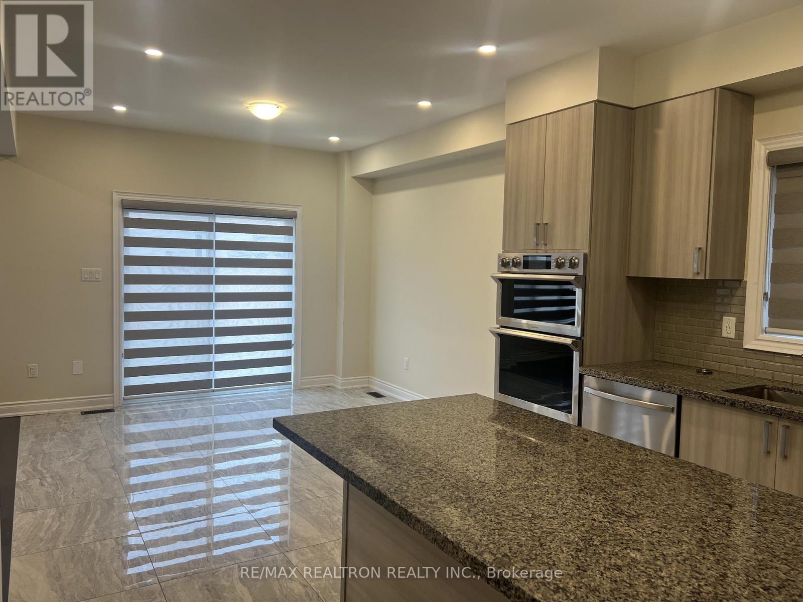 26 Mac Campbell Way, Bradford West Gwillimbury, Ontario  L3Z 4M7 - Photo 8 - N12930588