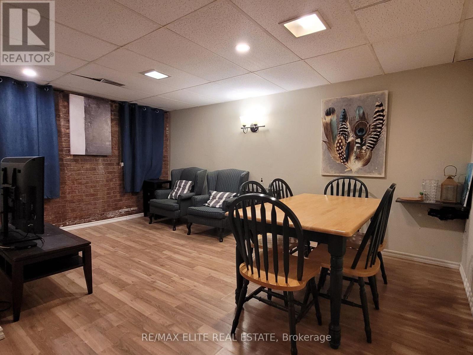 Lower - 3448 Ellengale Drive, Mississauga, Ontario  L5C 1Z7 - Photo 2 - W12930524