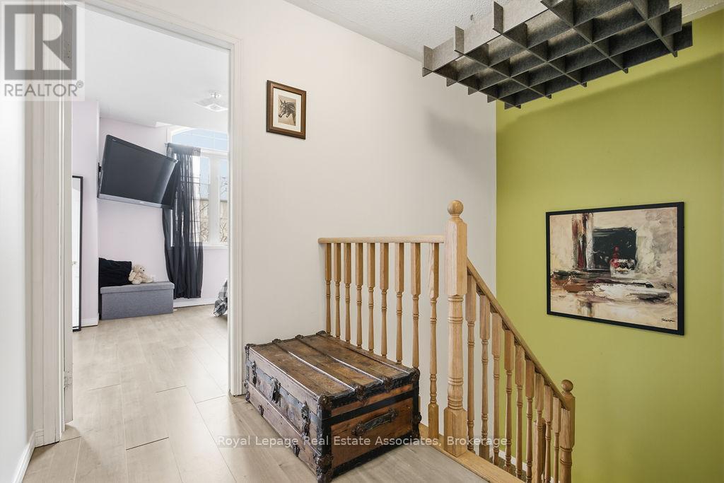 2260 Greening Lane, Burlington, Ontario  L7L 6Y8 - Photo 10 - W12930536