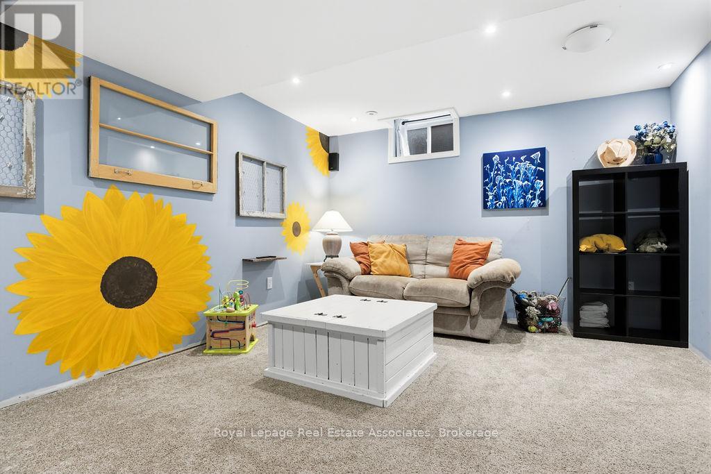 2260 Greening Lane, Burlington, Ontario  L7L 6Y8 - Photo 18 - W12930536