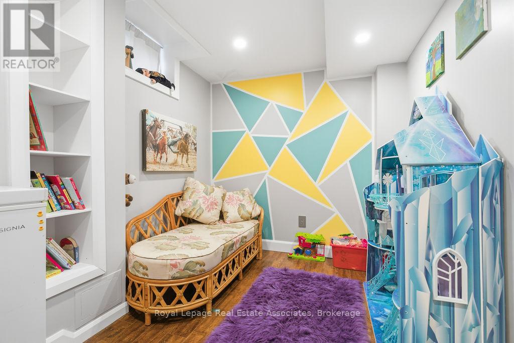 2260 Greening Lane, Burlington, Ontario  L7L 6Y8 - Photo 20 - W12930536