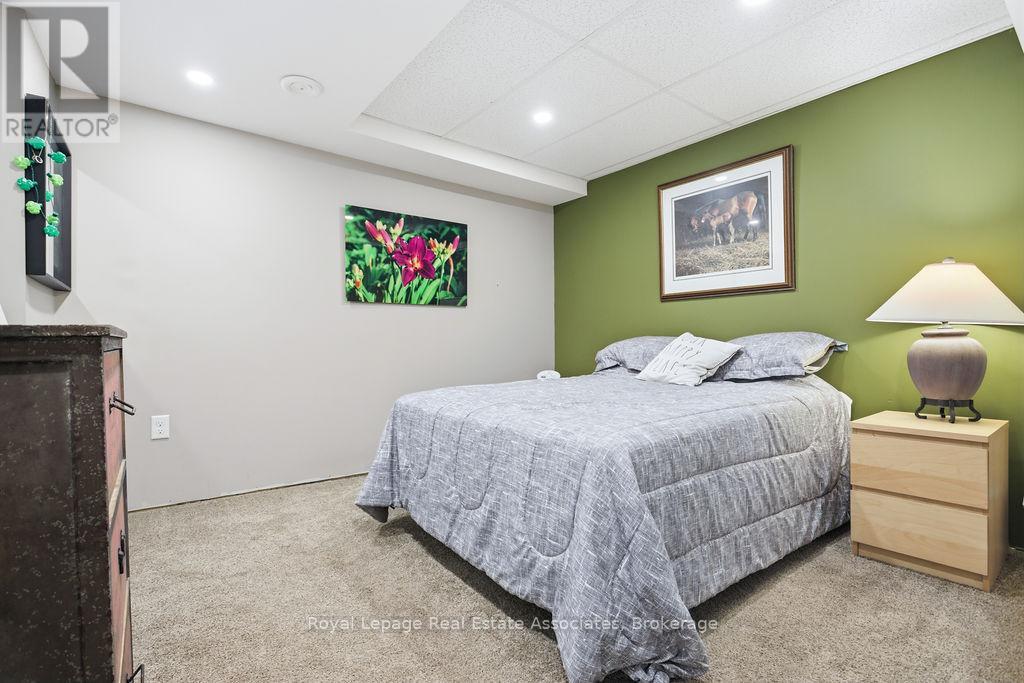 2260 Greening Lane, Burlington, Ontario  L7L 6Y8 - Photo 21 - W12930536