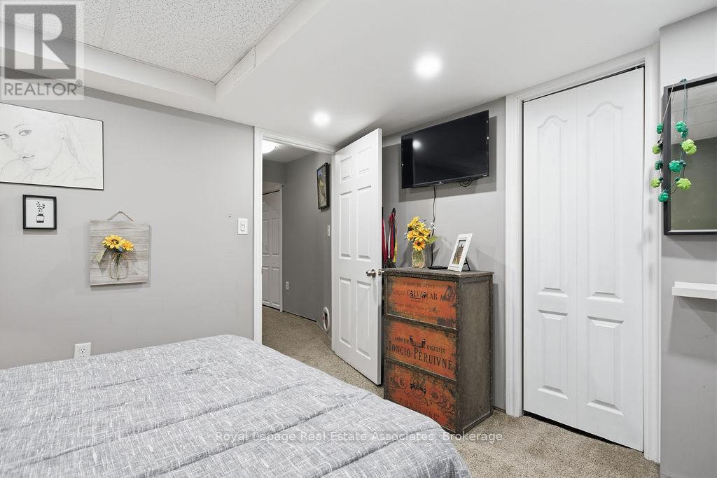 2260 Greening Lane, Burlington, Ontario  L7L 6Y8 - Photo 22 - W12930536