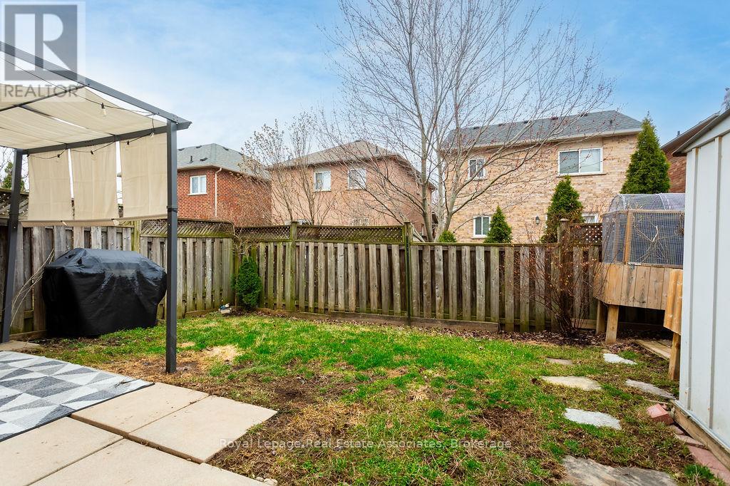 2260 Greening Lane, Burlington, Ontario  L7L 6Y8 - Photo 23 - W12930536