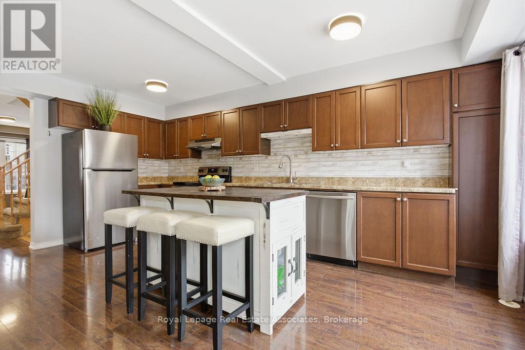 2260 Greening Lane, Burlington, Ontario  L7L 6Y8 - Photo 6 - W12930536