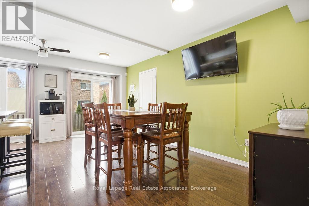 2260 Greening Lane, Burlington, Ontario  L7L 6Y8 - Photo 7 - W12930536