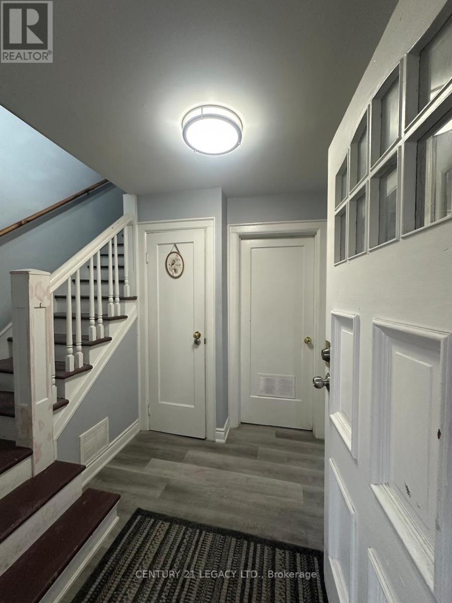 UNIT B - 398 ALBION ROAD, Toronto, Ontario