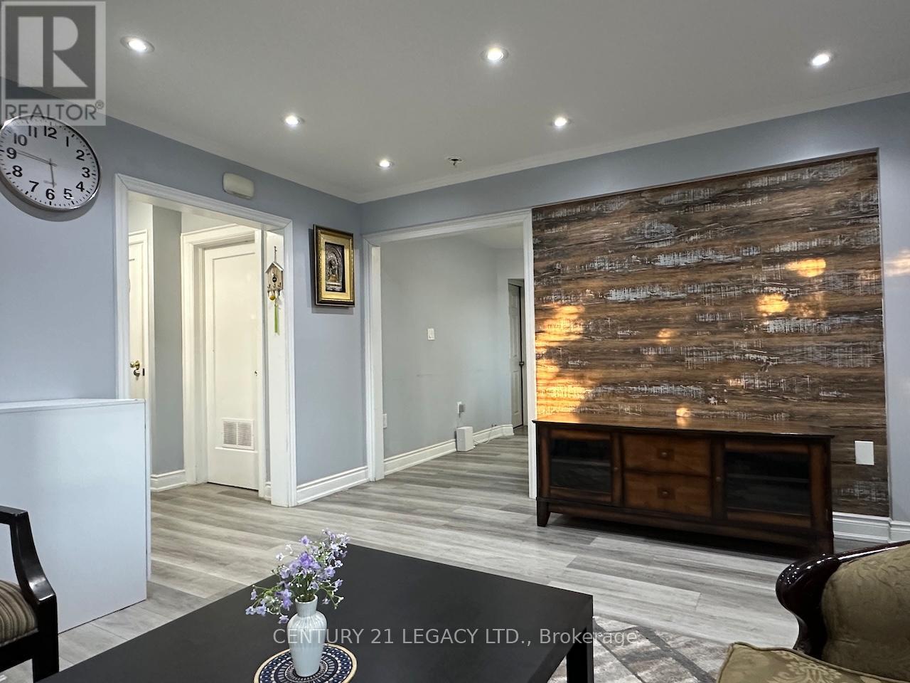 Unit B - 398 Albion Road, Toronto, Ontario  M9W 3P5 - Photo 3 - W12930558