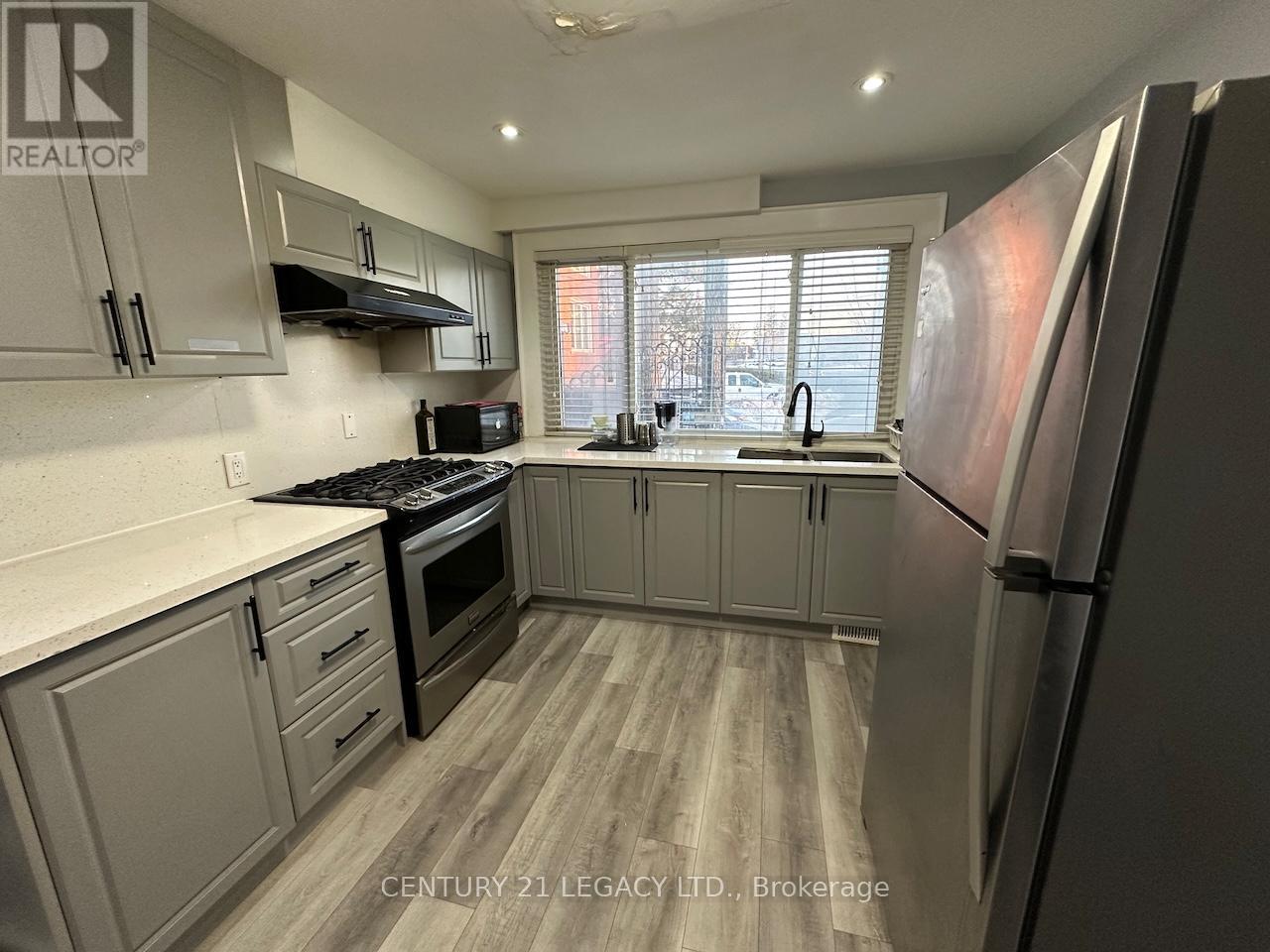 Unit B - 398 Albion Road, Toronto, Ontario  M9W 3P5 - Photo 5 - W12930558