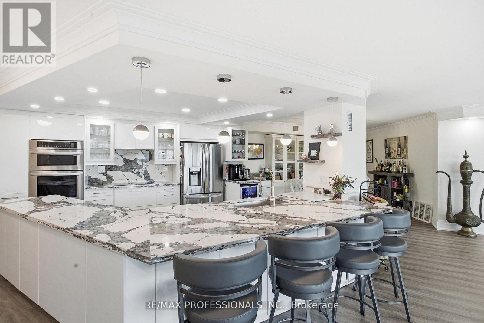 1410 - 2000 Islington Avenue, Toronto, Ontario  M9P 3S7 - Photo 9 - W12930612