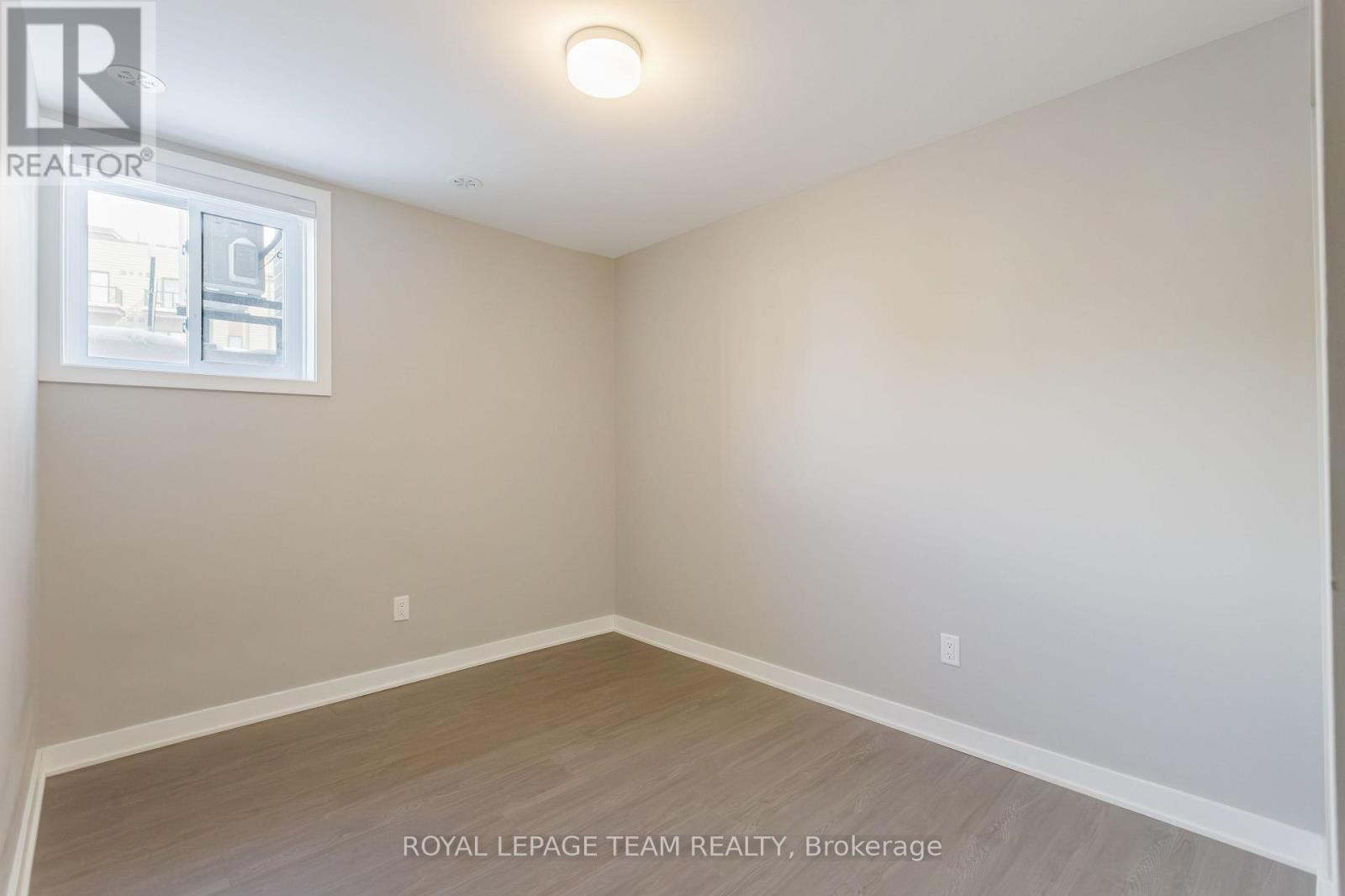 622 Mishi Private, Ottawa, Ontario  K1K 5C5 - Photo 11 - X12743836