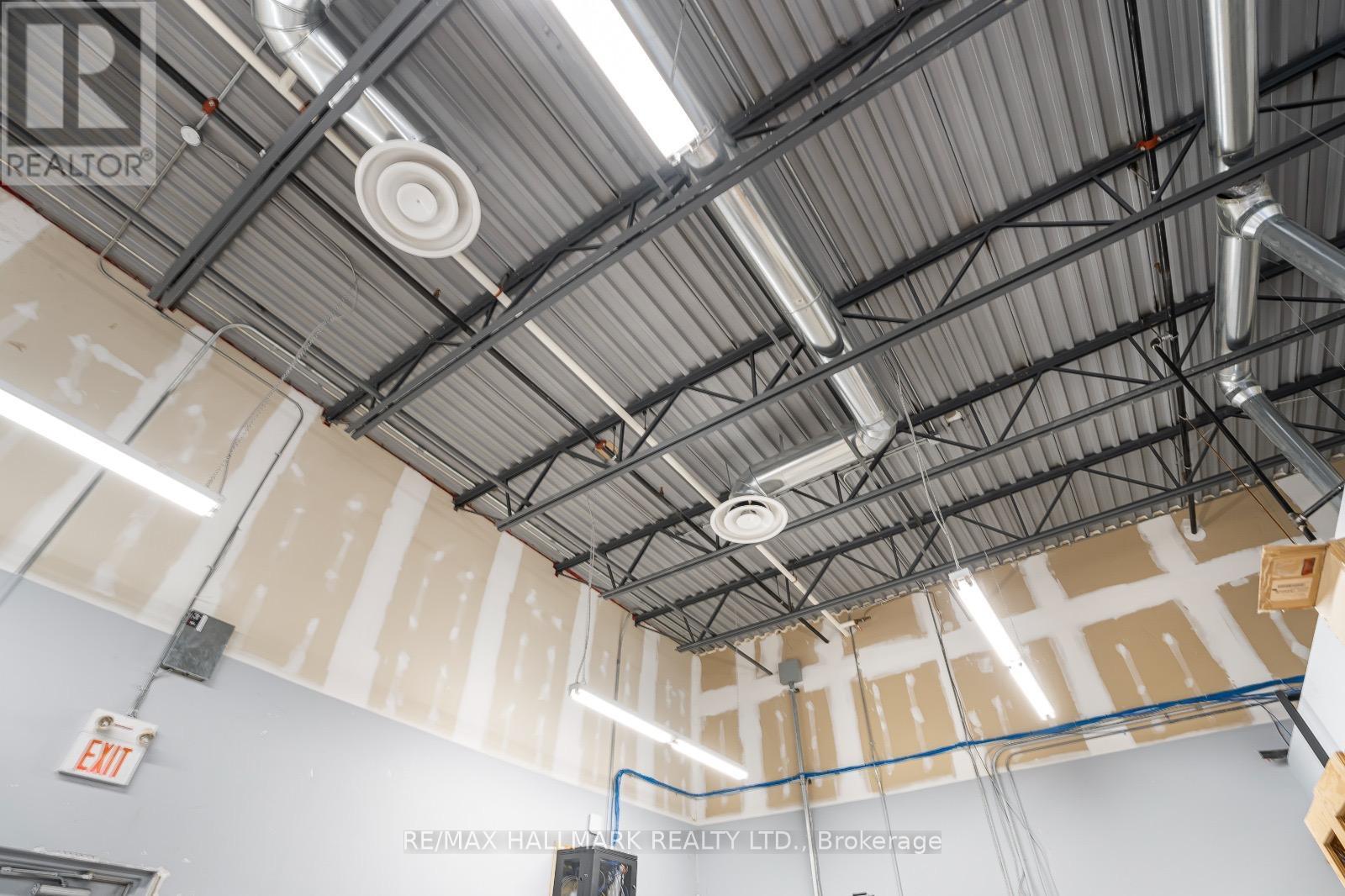 1070 10th Street, Hanover, Ontario  N4N 3B8 - Photo 4 - X12930492