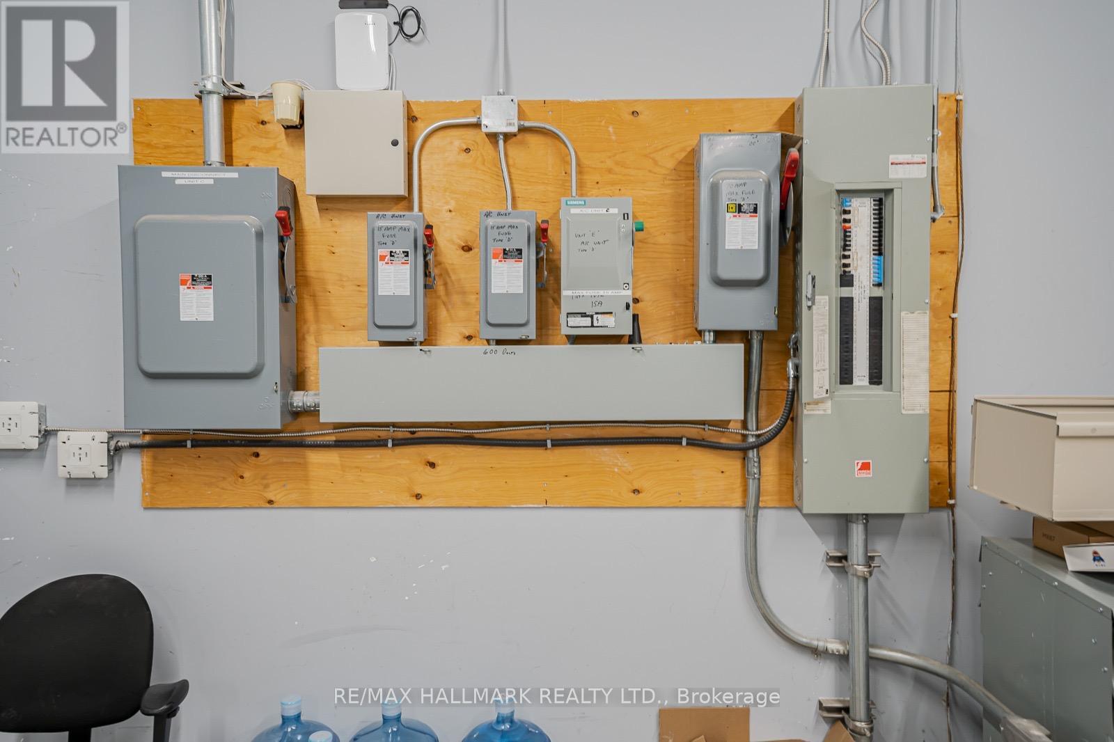 1070 10th Street, Hanover, Ontario  N4N 3B8 - Photo 8 - X12930492