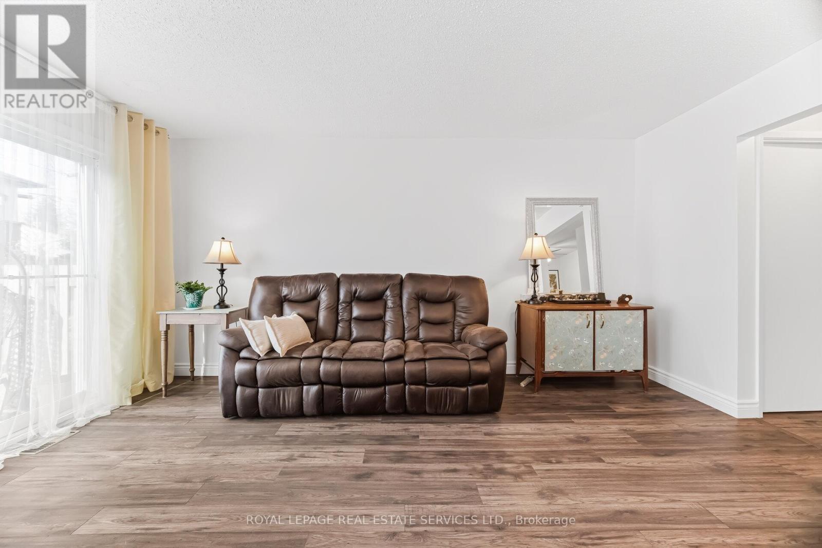 36 End-Unit - 300 Rexford Drive, Hamilton, Ontario  L8W 1P5 - Photo 10 - X12930596