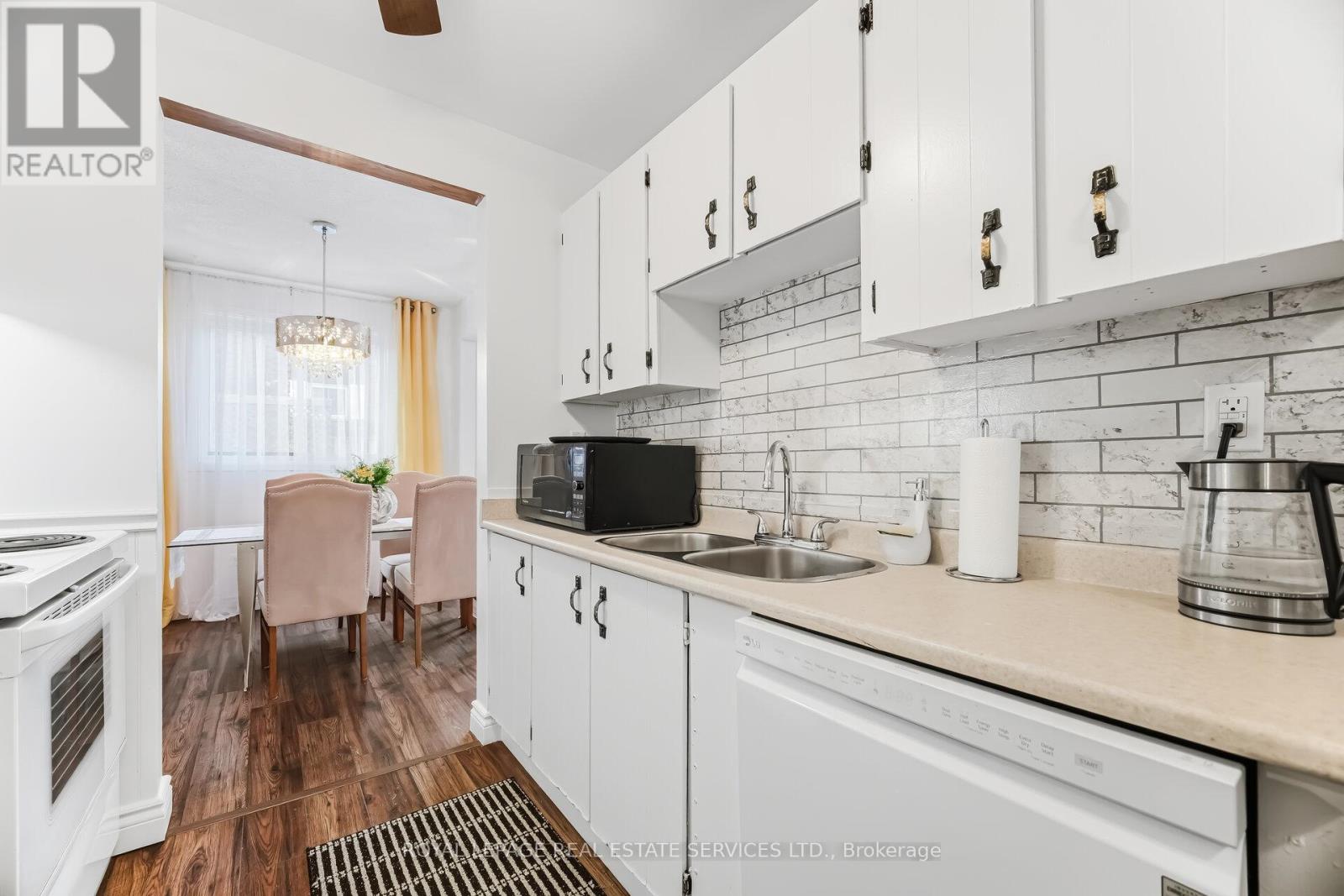 36 End-Unit - 300 Rexford Drive, Hamilton, Ontario  L8W 1P5 - Photo 17 - X12930596