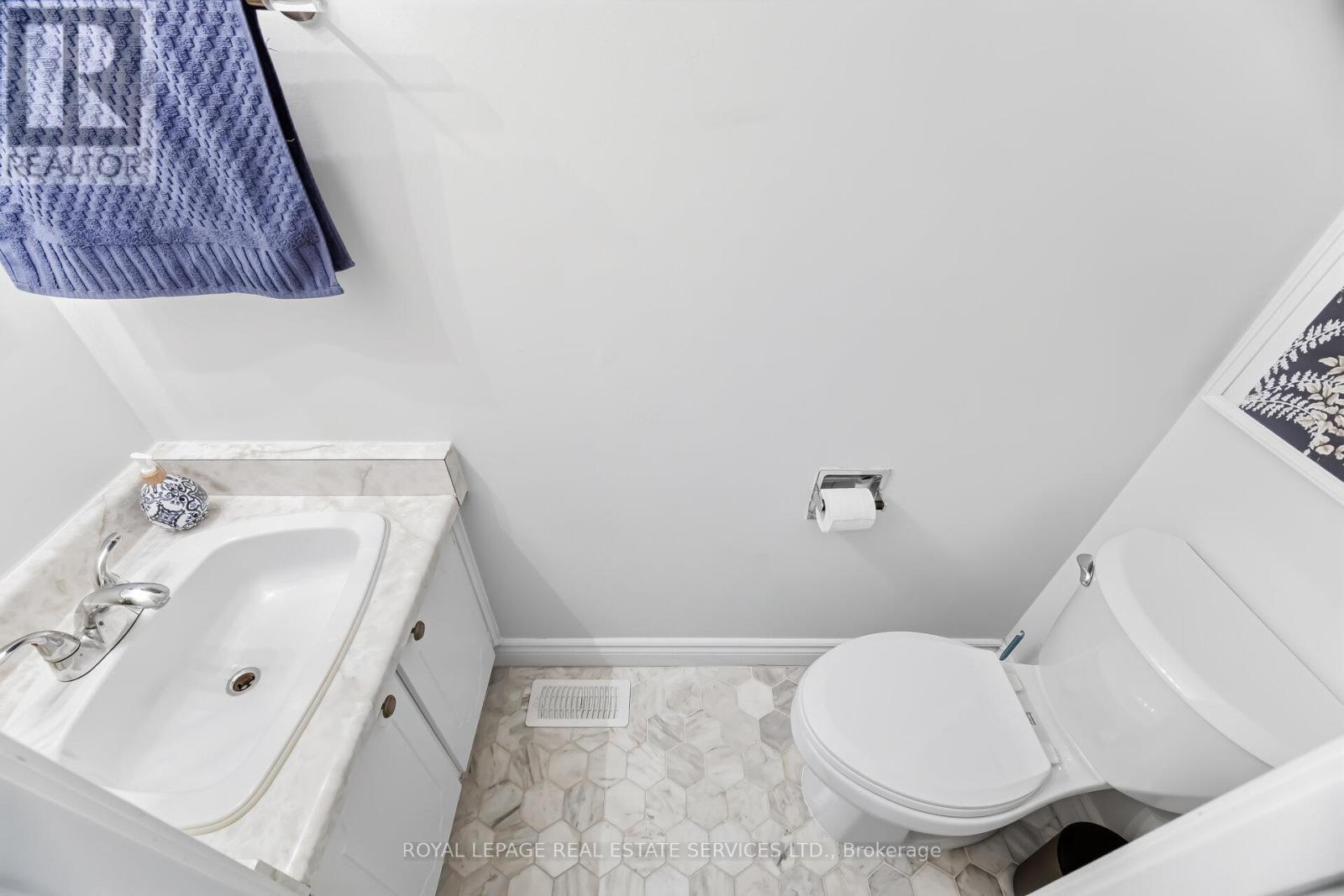 36 End-Unit - 300 Rexford Drive, Hamilton, Ontario  L8W 1P5 - Photo 21 - X12930596