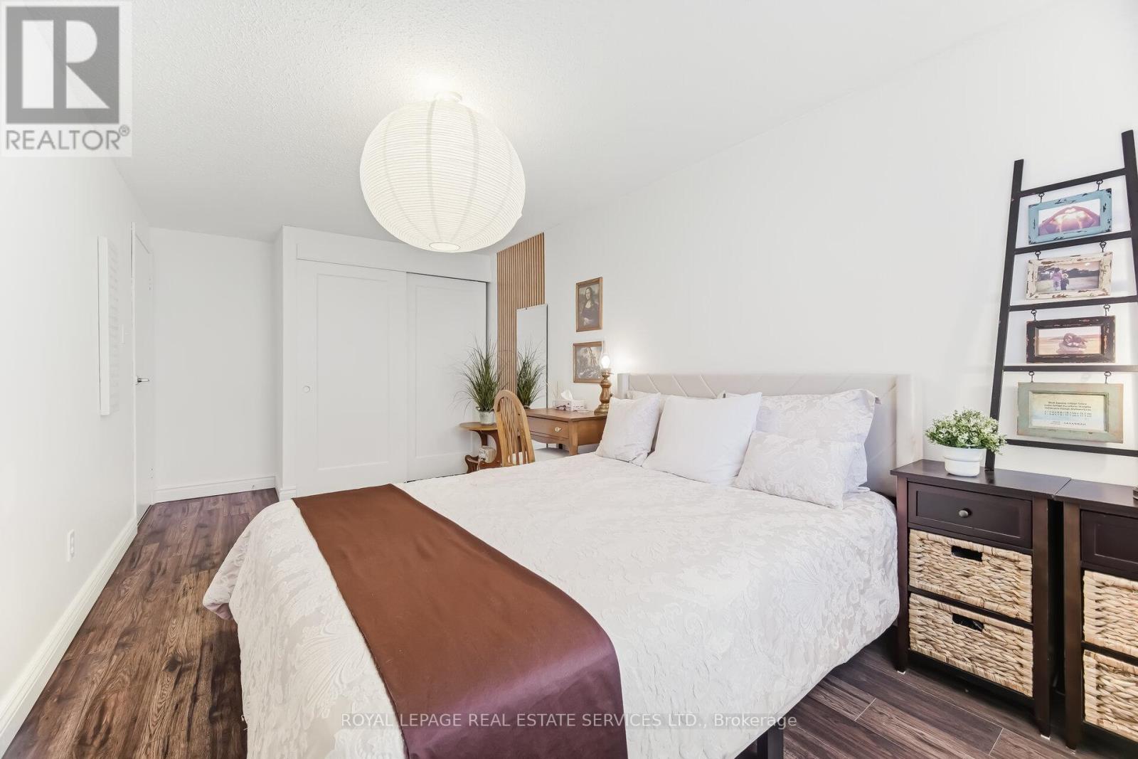 36 End-Unit - 300 Rexford Drive, Hamilton, Ontario  L8W 1P5 - Photo 29 - X12930596