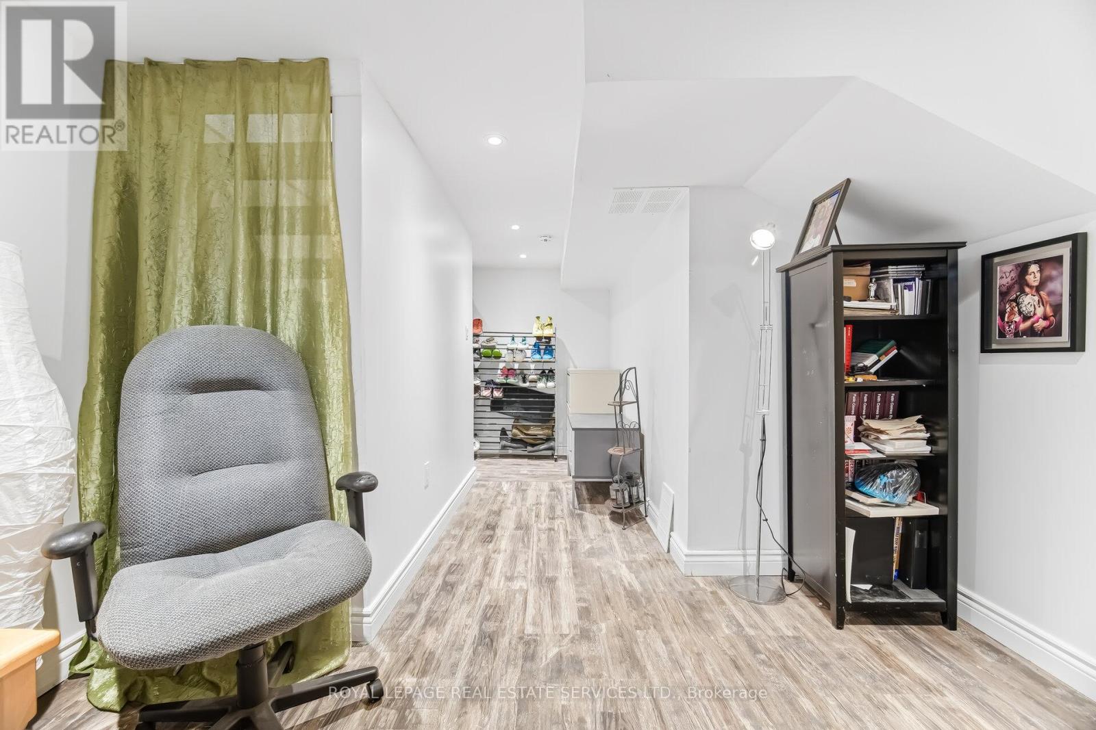 36 End-Unit - 300 Rexford Drive, Hamilton, Ontario  L8W 1P5 - Photo 37 - X12930596