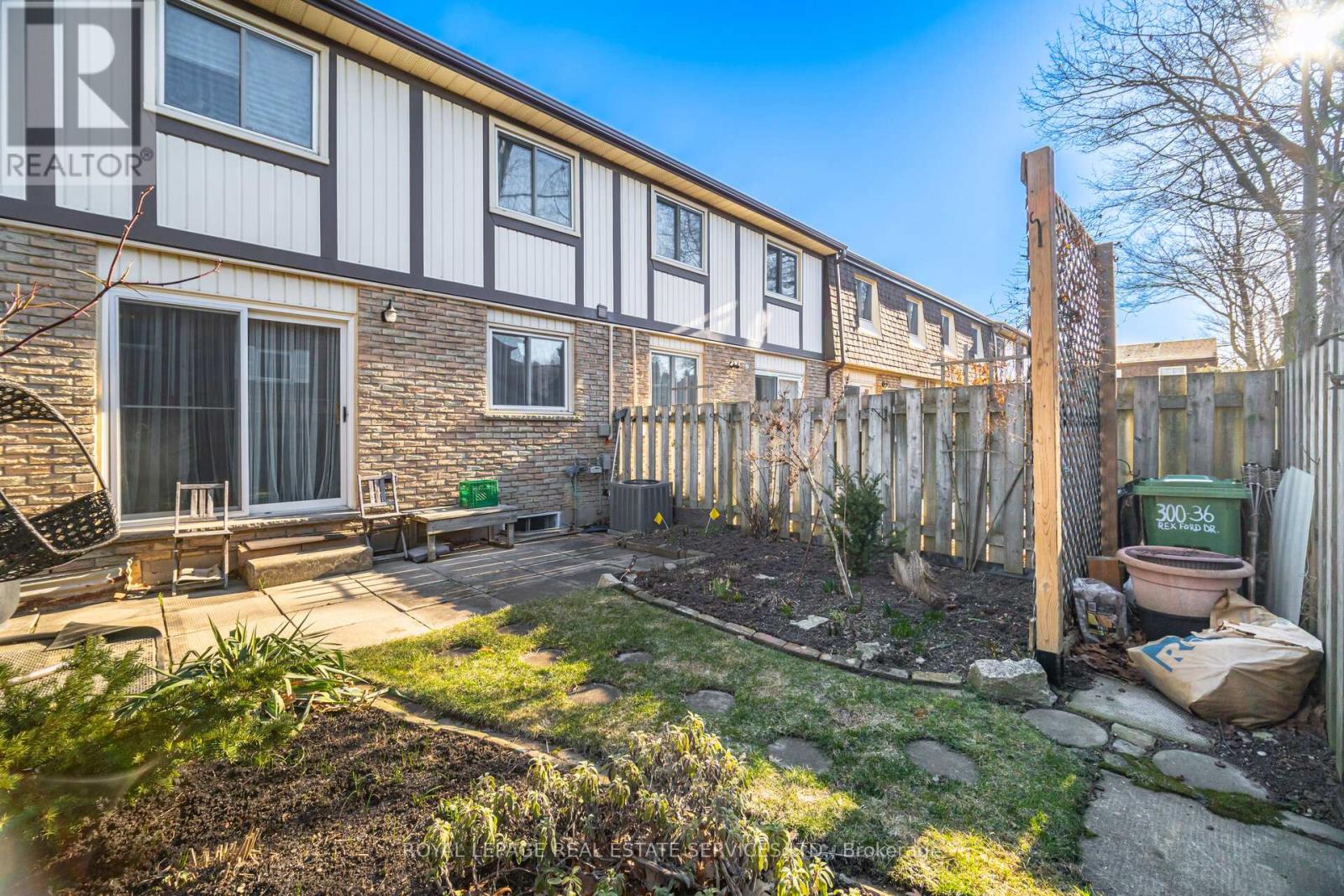 36 End-Unit - 300 Rexford Drive, Hamilton, Ontario  L8W 1P5 - Photo 39 - X12930596