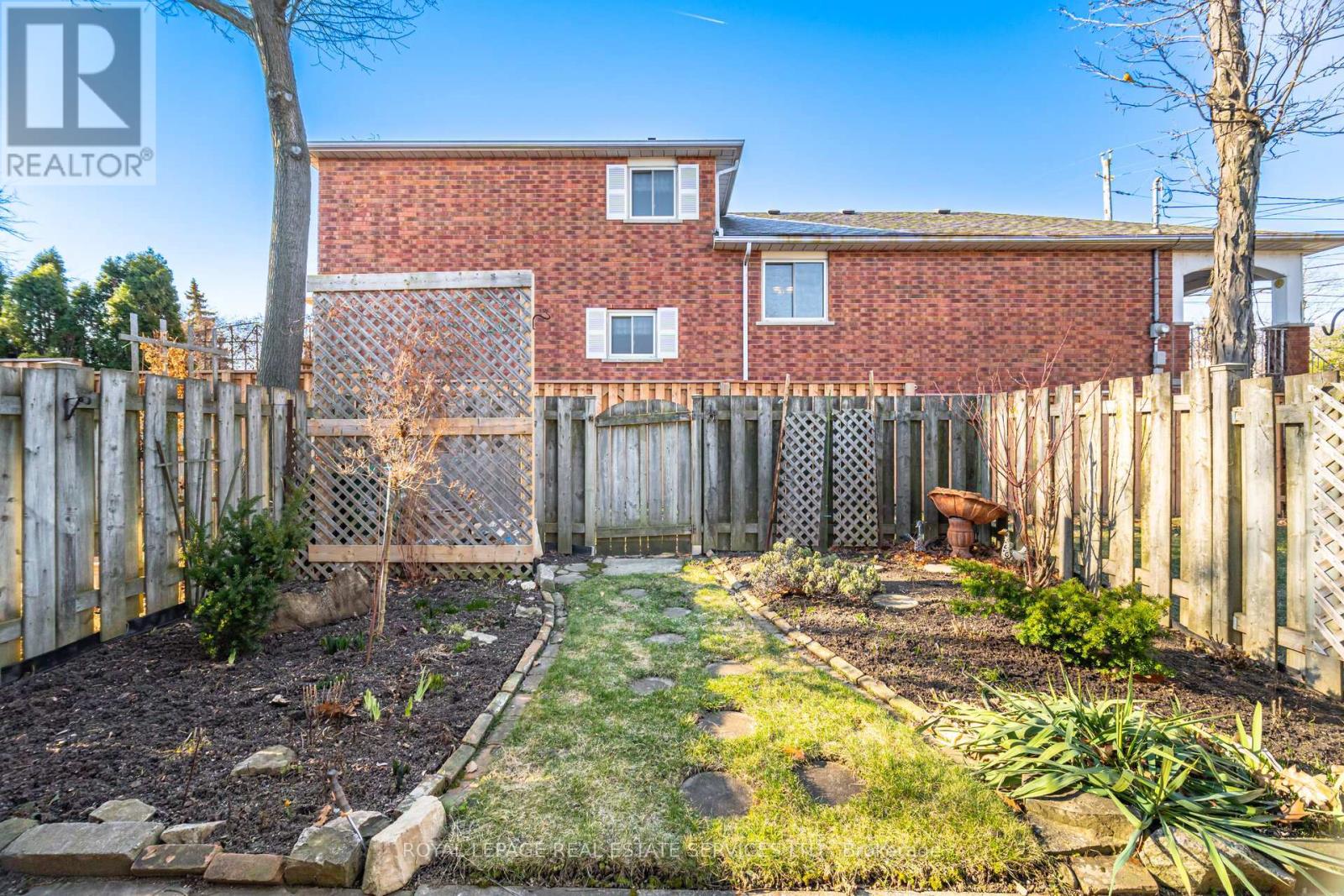 36 End-Unit - 300 Rexford Drive, Hamilton, Ontario  L8W 1P5 - Photo 43 - X12930596