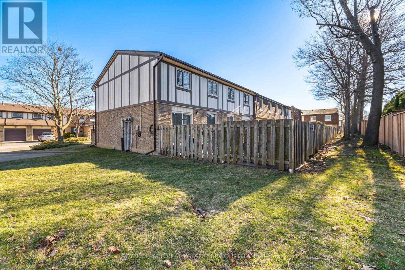 36 End-Unit - 300 Rexford Drive, Hamilton, Ontario  L8W 1P5 - Photo 45 - X12930596