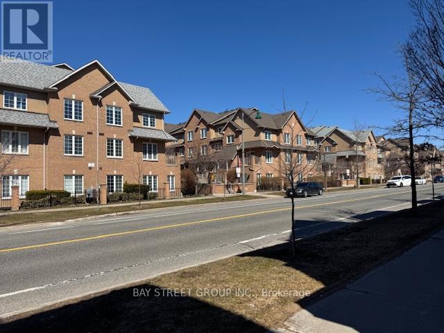 156 Legends Way, Markham, Ontario  L3R 6A6 - Photo 16 - N12930272