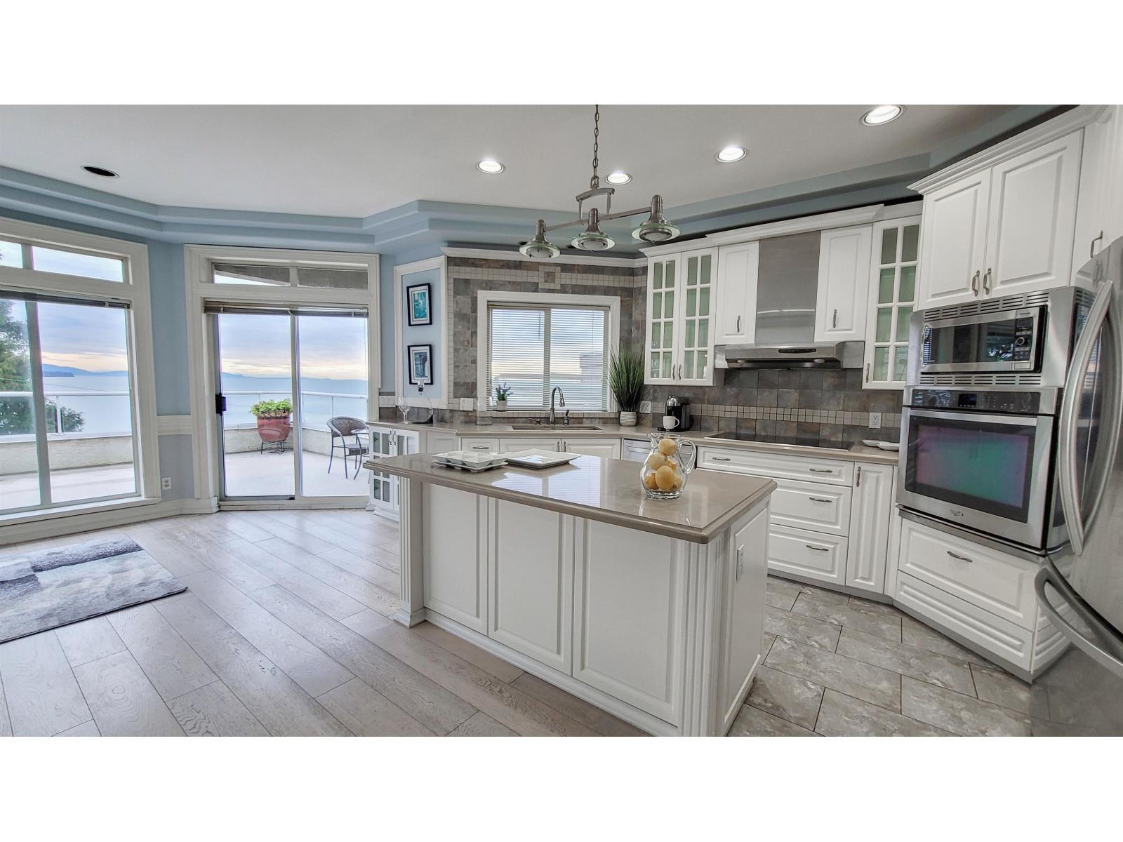 14937 Blackwood Lane, White Rock, British Columbia  V4B 2A8 - Photo 10 - R3104366