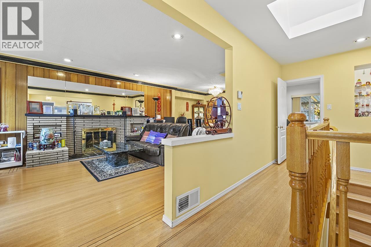 4619 Westlawn Drive, Burnaby, British Columbia  V5C 3R2 - Photo 7 - R3104304