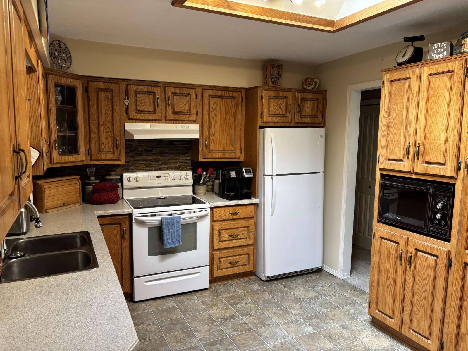 19618 41a Avenue, Langley, British Columbia  V3A 2Z6 - Photo 3 - R3103975