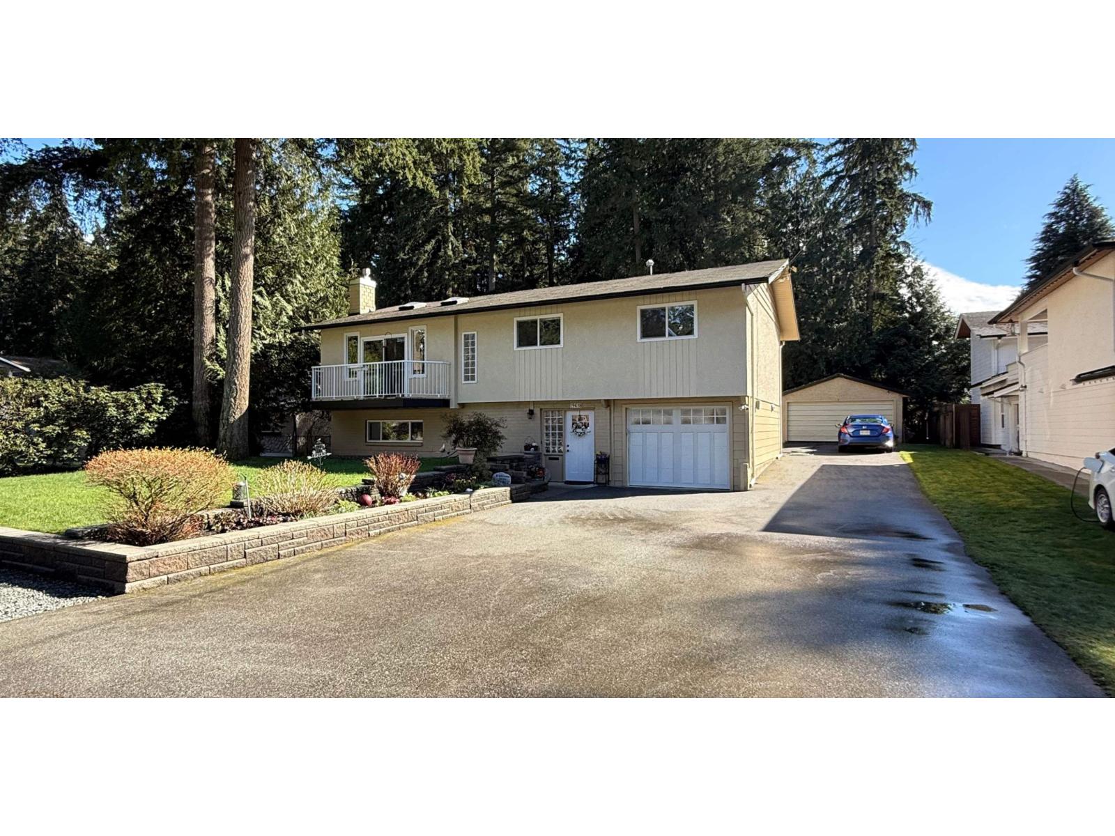 19618 41a Avenue, Langley, British Columbia  V3A 2Z6 - Photo 1 - R3103975