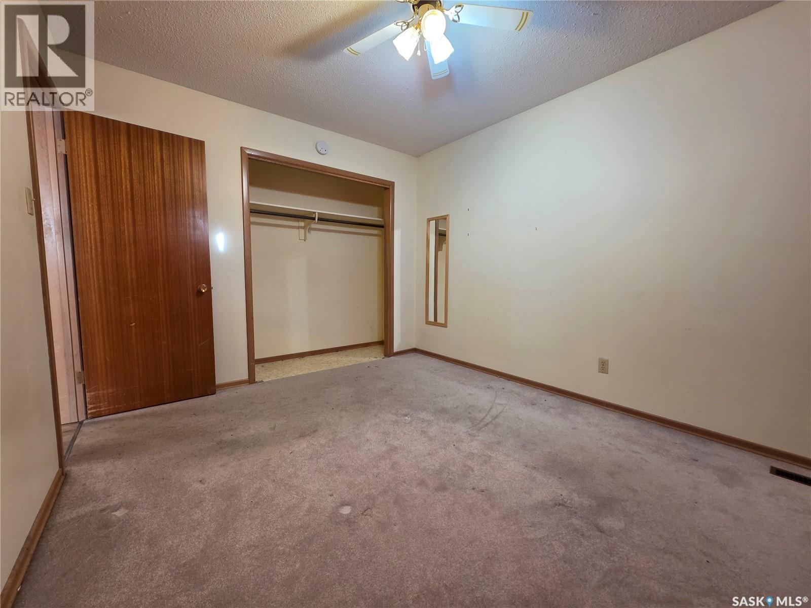 244 18th Avenue Ne, Swift Current, Saskatchewan  S9H 2Y1 - Photo 11 - SK031474