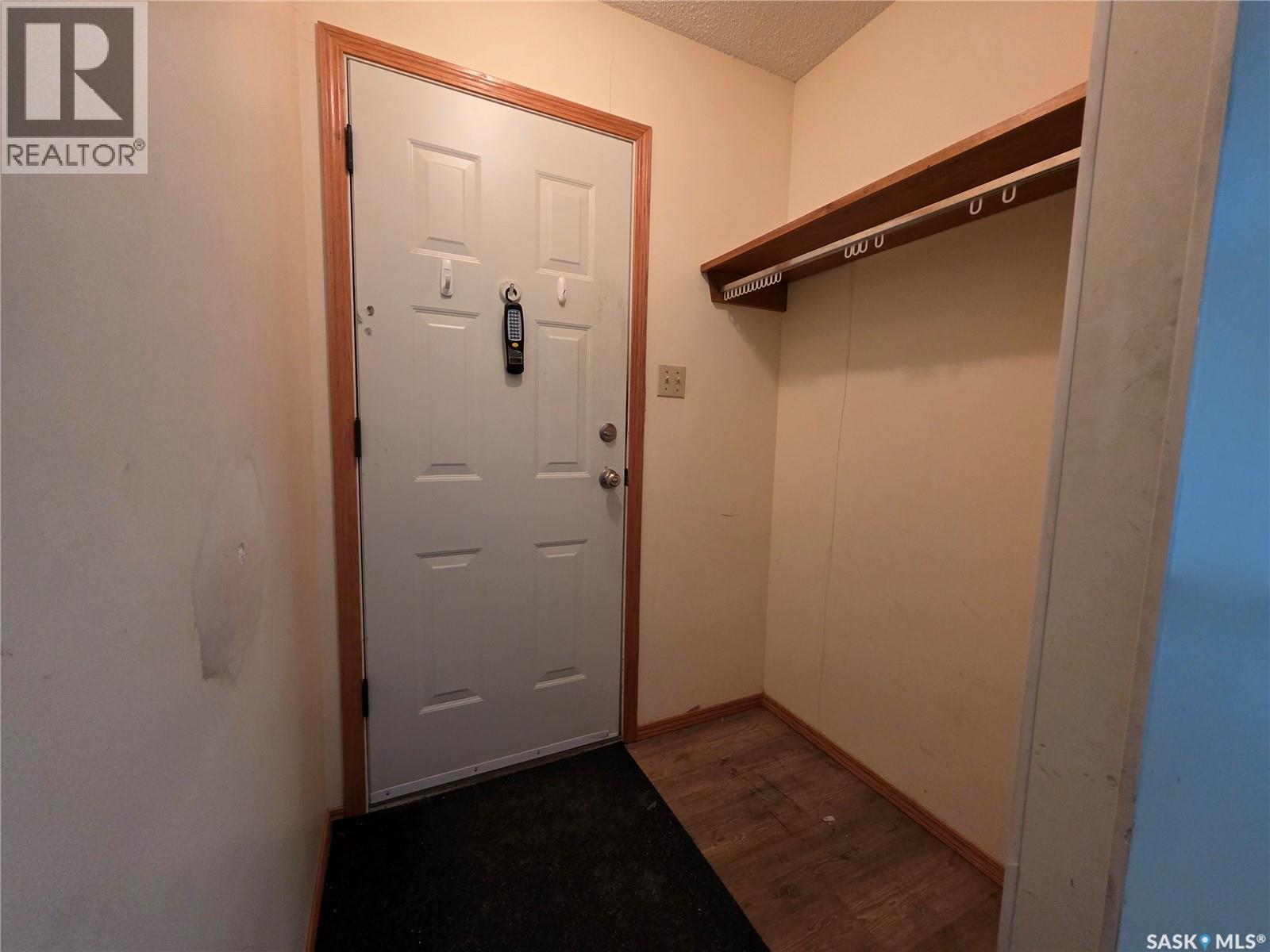 244 18th Avenue Ne, Swift Current, Saskatchewan  S9H 2Y1 - Photo 7 - SK031474