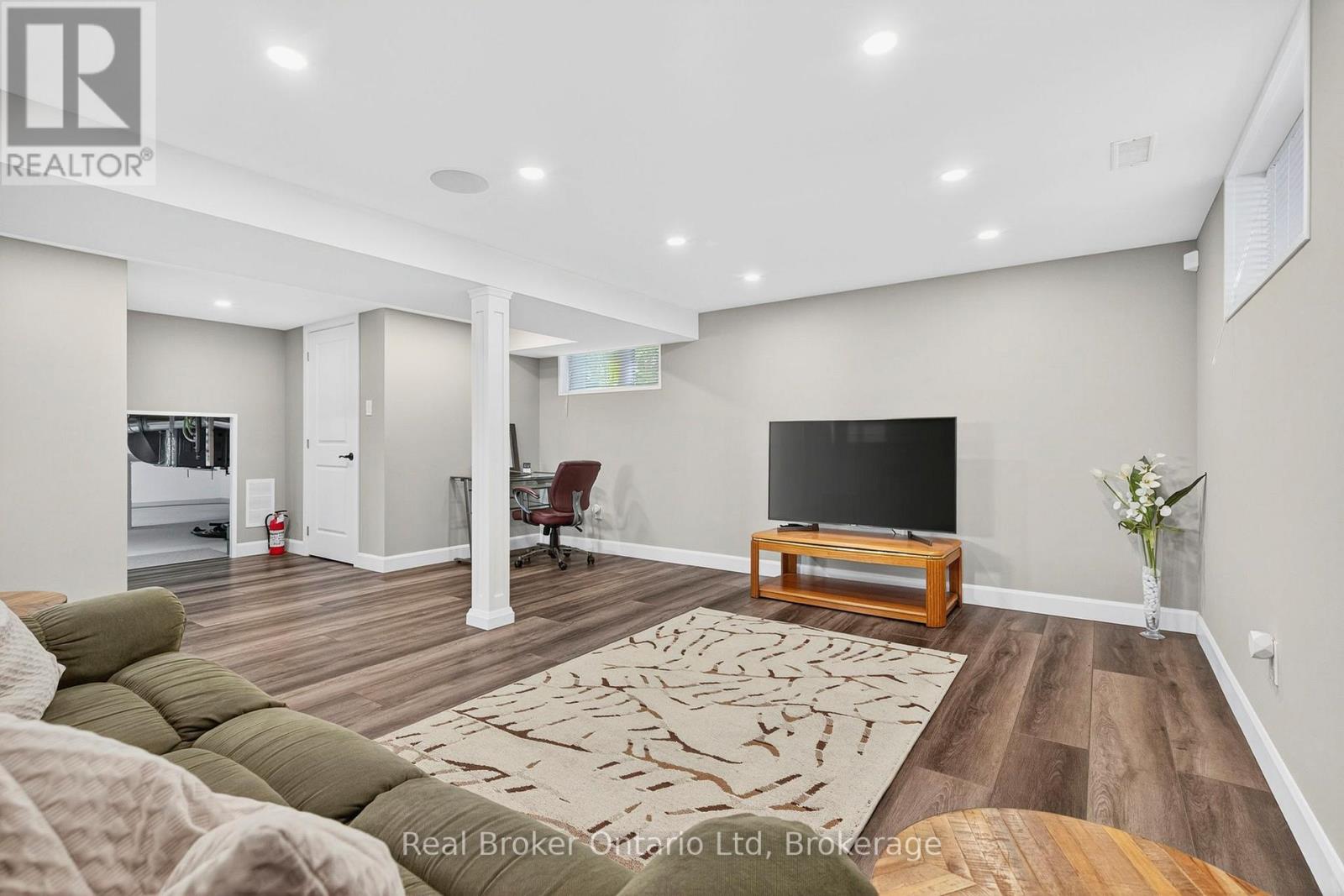 1948 Tiny Beaches Road S, Tiny, Ontario  L0L 1P1 - Photo 26 - S12901472