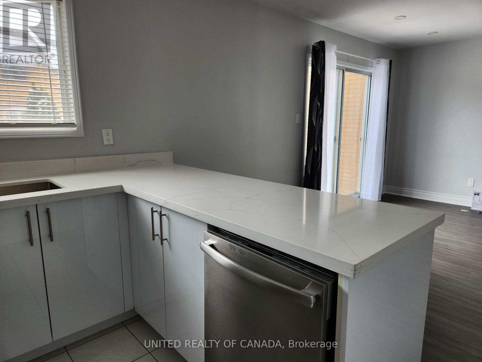 110 Dunoon Drive, Vaughan, Ontario  L6A 1Z2 - Photo 11 - N12869170