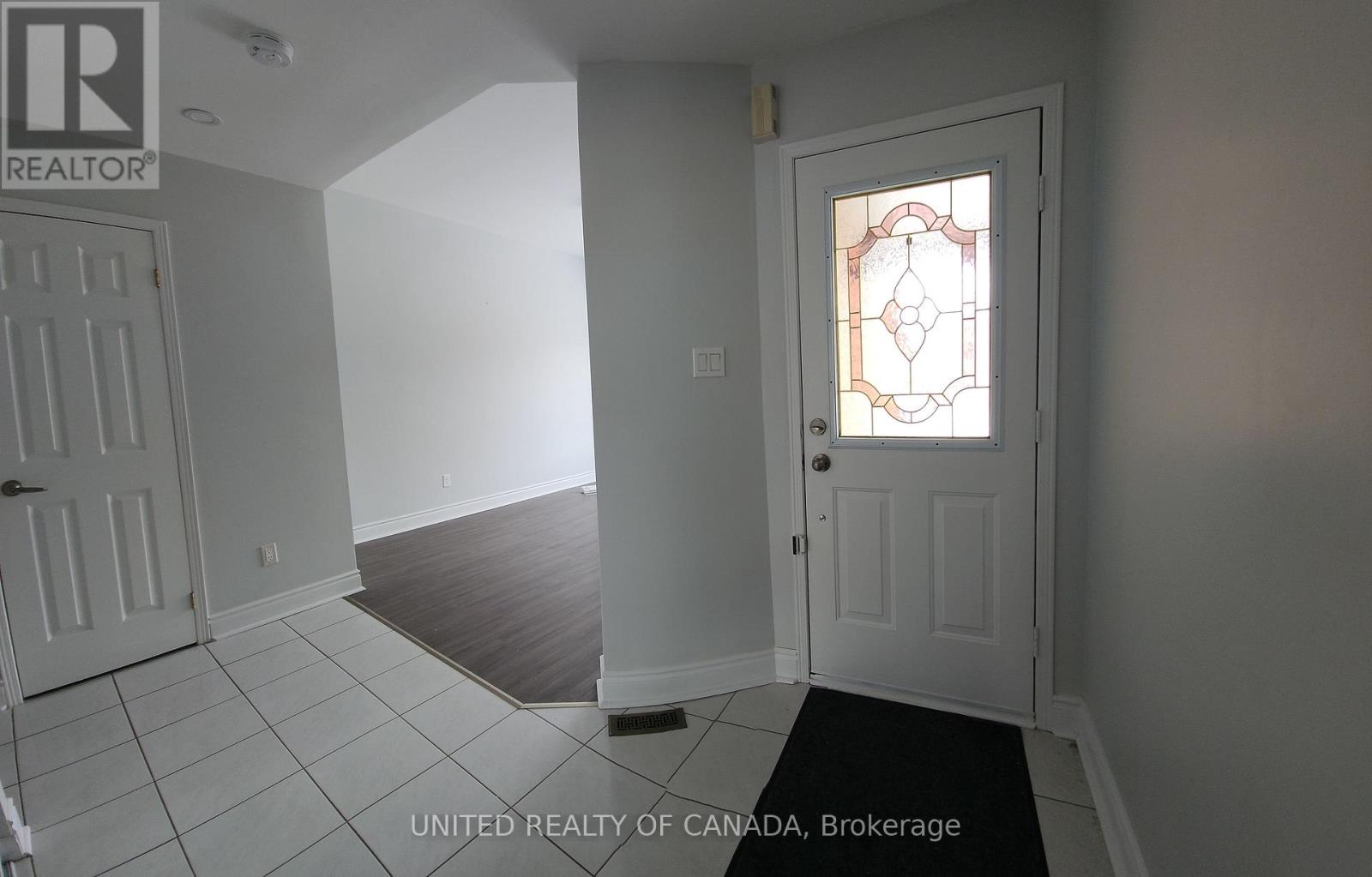 110 Dunoon Drive, Vaughan, Ontario  L6A 1Z2 - Photo 4 - N12869170