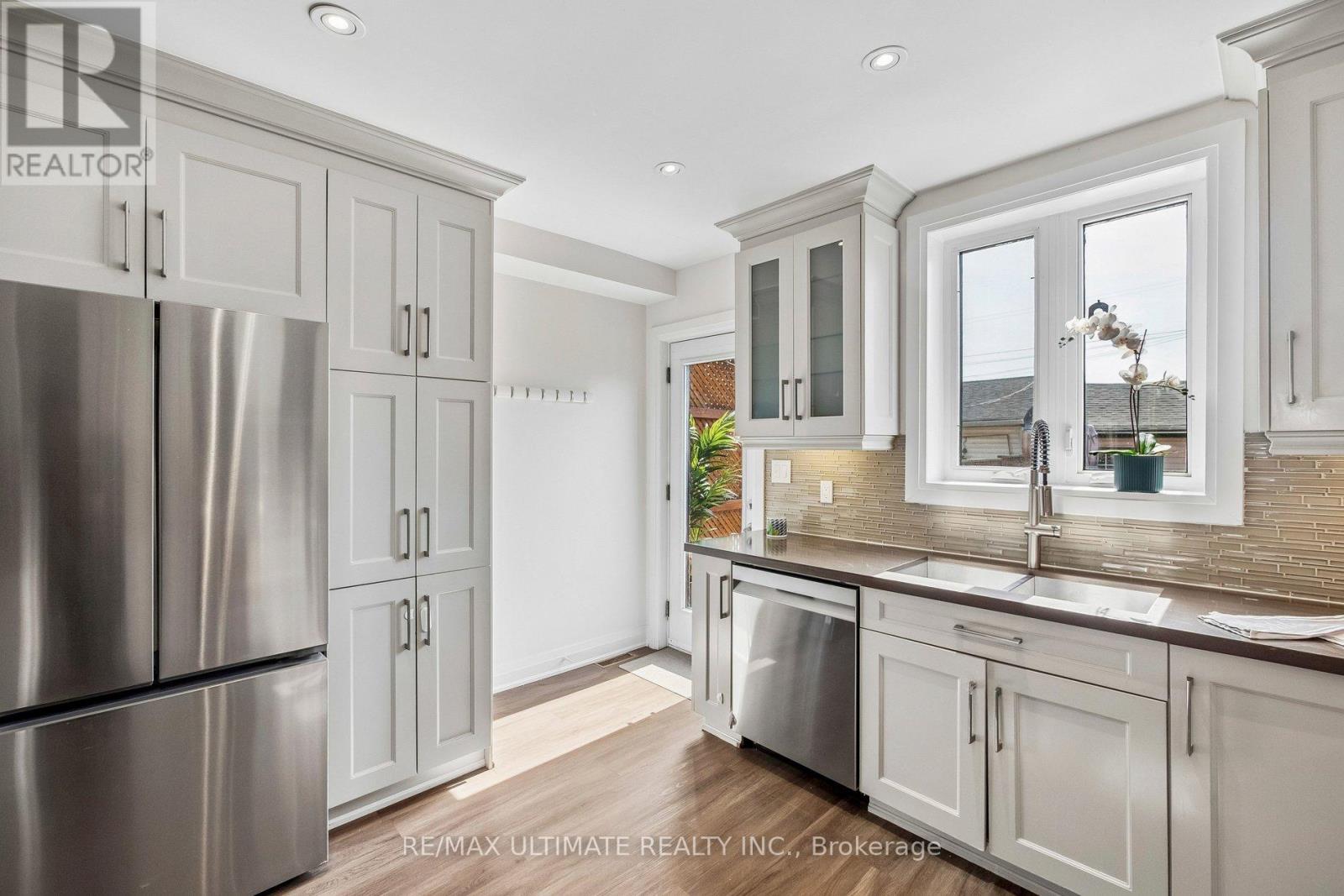 155 Morrison Avenue, Toronto, Ontario  M6E 1M6 - Photo 14 - W12928394