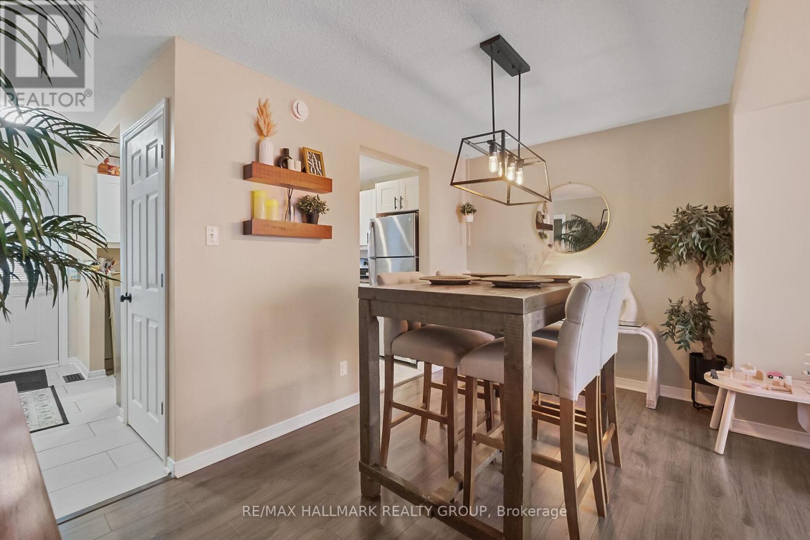 119 Teal Crescent, Ottawa, Ontario  K1E 2C1 - Photo 17 - X12909342