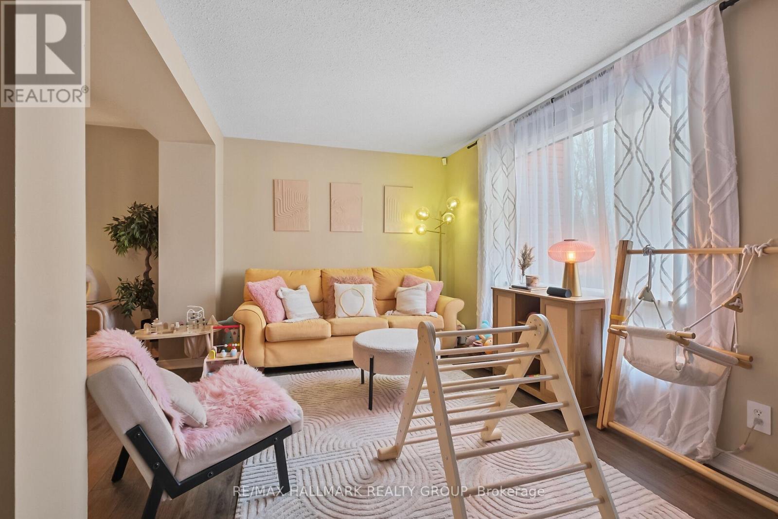 119 Teal Crescent, Ottawa, Ontario  K1E 2C1 - Photo 22 - X12909342