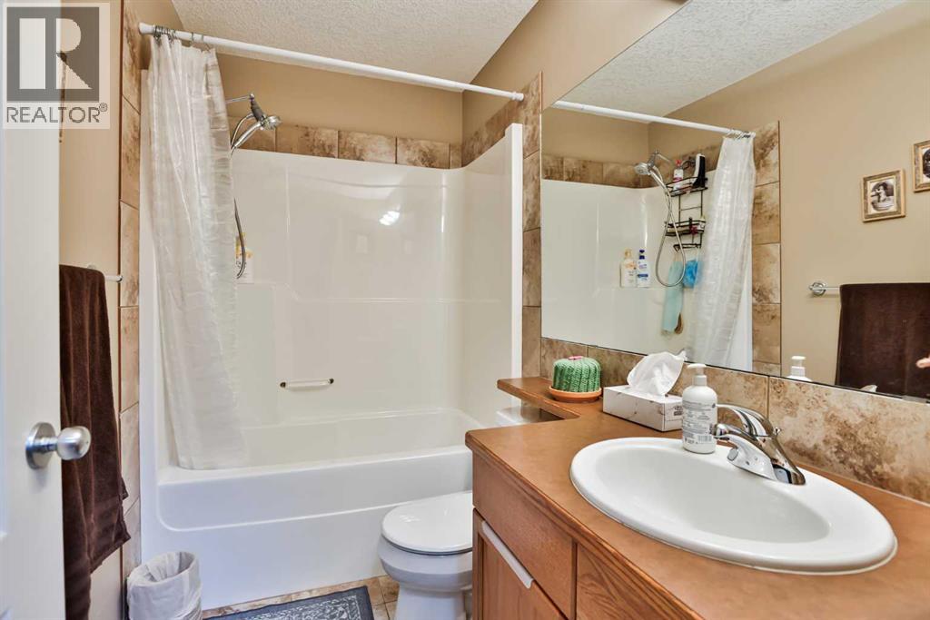 408 Thyrza Burkitt Link N, Lethbridge, Alberta  T1H 5M5 - Photo 12 - A2291553