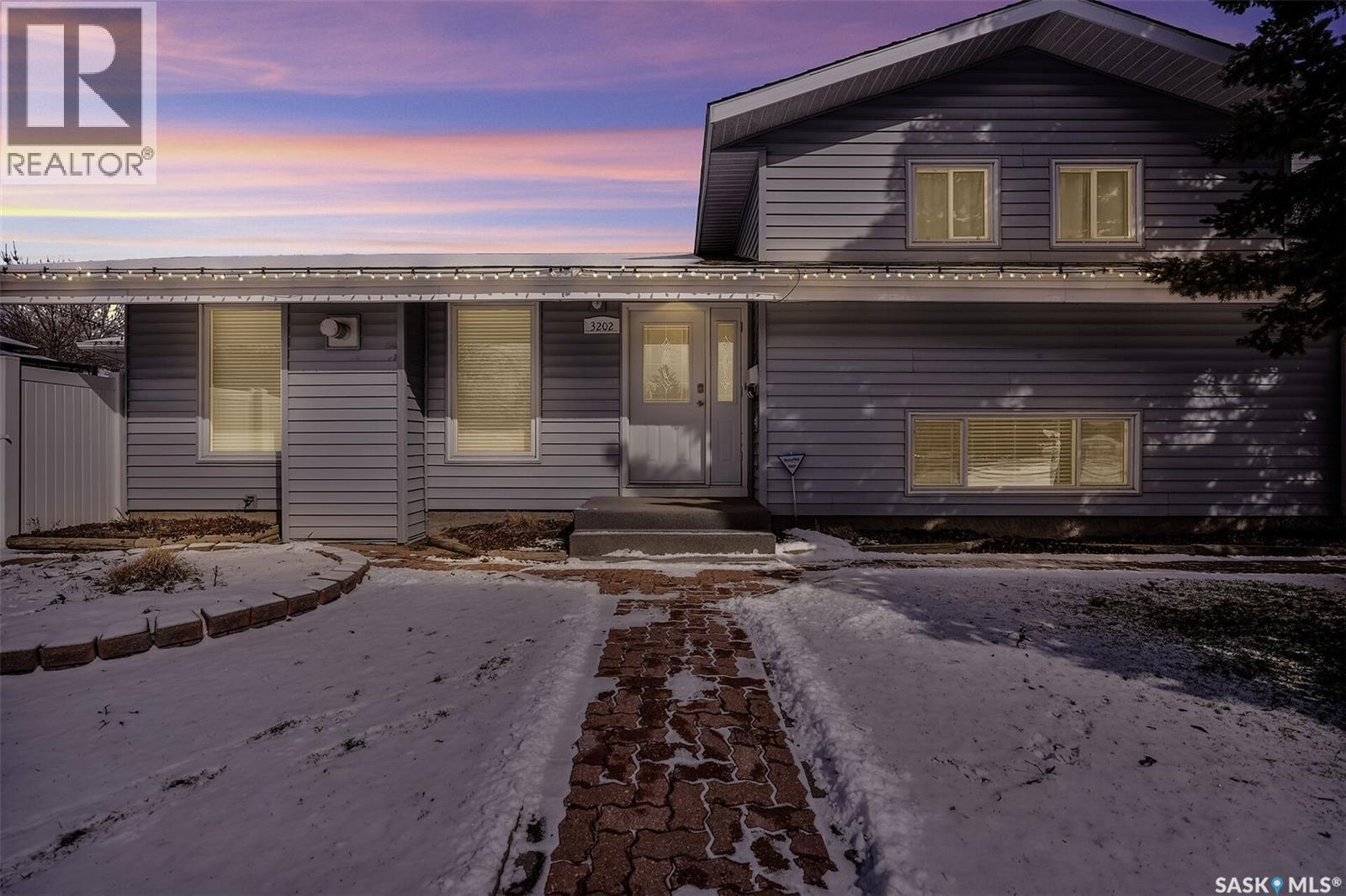 3202 9th Avenue N, Regina, Saskatchewan  S4R 8C9 - Photo 4 - SK031402