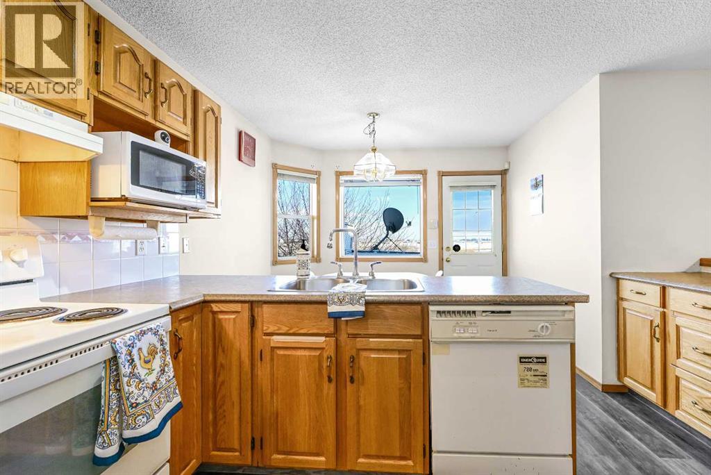 63 Anaheim Crescent Ne, Calgary, Alberta  T1Y 7B4 - Photo 11 - A2288598