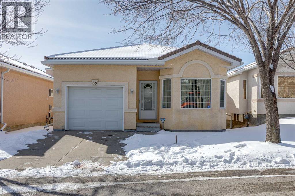 38 Scimitar Circle Nw, Calgary, Alberta  T3L 2C8 - Photo 1 - A2292115