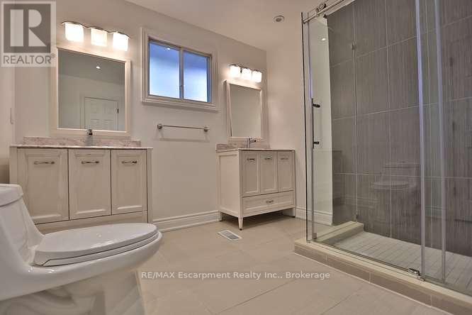 1336 Queen Victoria Avenue, Mississauga, Ontario  L5H 3H3 - Photo 27 - W12779448