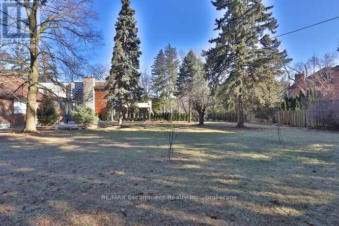 1336 Queen Victoria Avenue, Mississauga, Ontario  L5H 3H3 - Photo 43 - W12779448